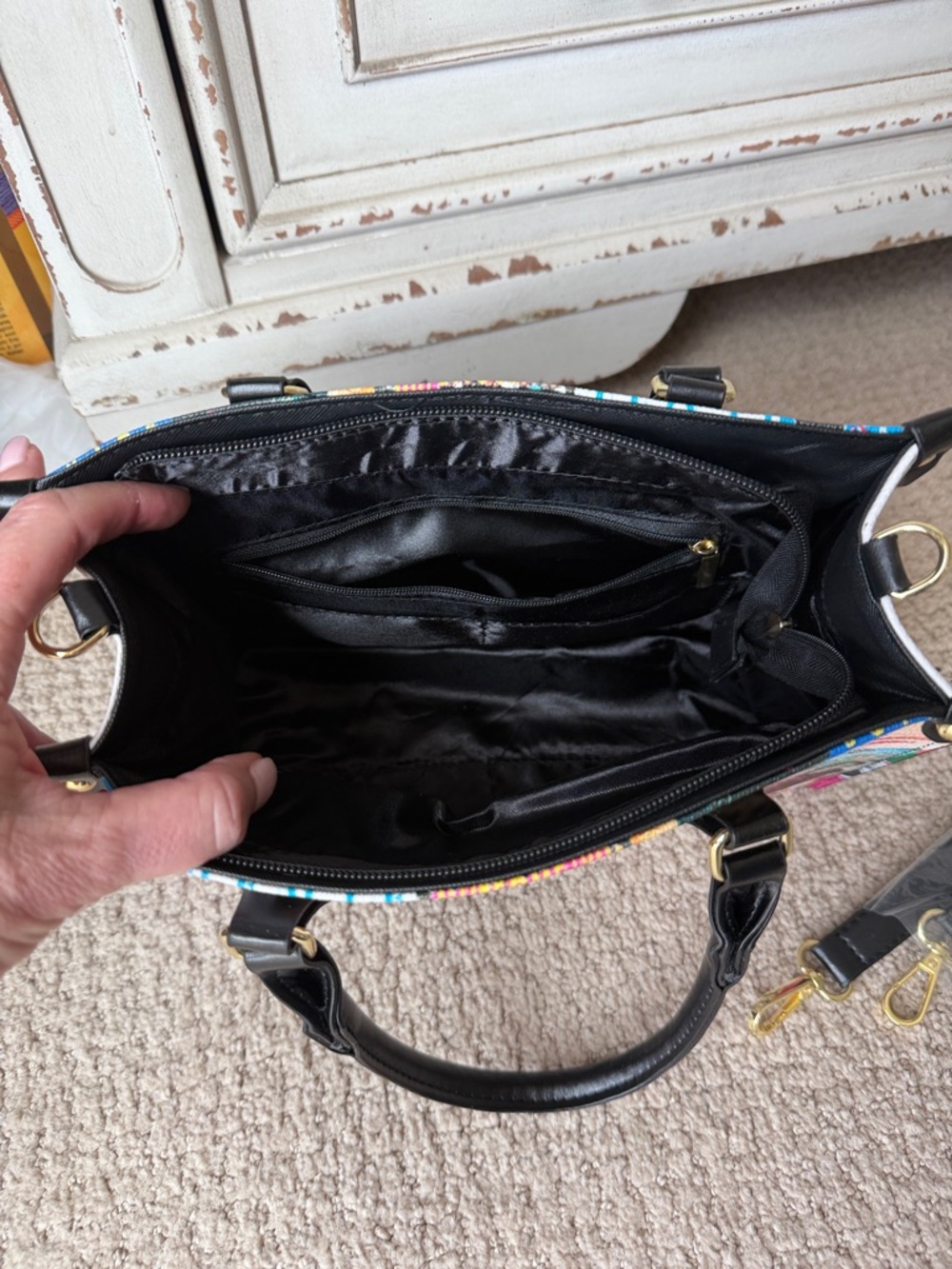 NEW multicolor 80s Albums themed Women’s Handbag w/ Black Handles/gold hardware. - Picture 5 of 11